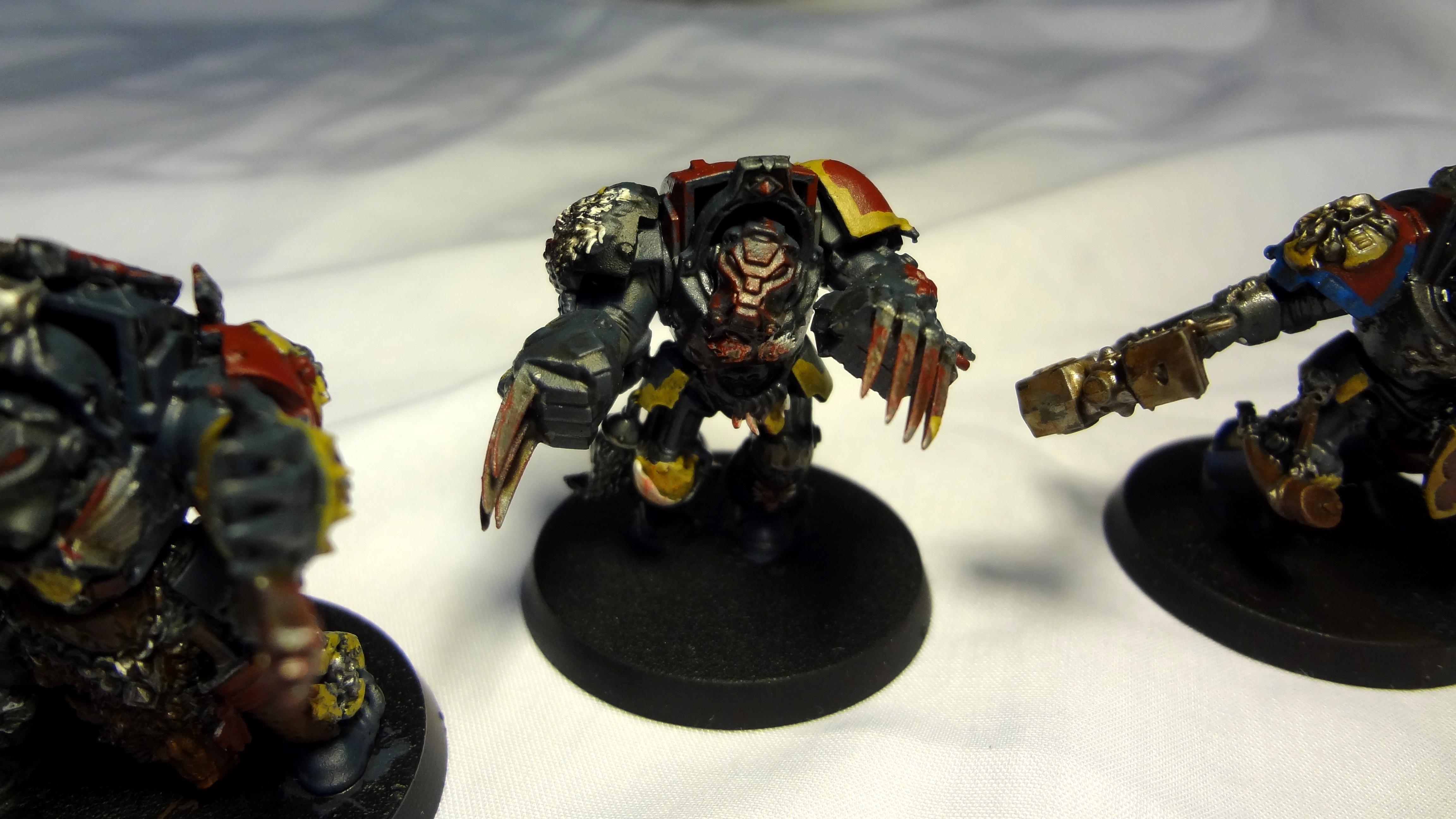 JOYTOY Warhammer 40.000 Space Wolves Bjorn The Fell Handed – Action Figure 1/18 Da Collezione, 20 Cm